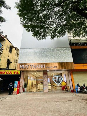 cho thuê nhà mặt phố trần quang diệu,vị trí trung tâm đẹp nhất phố,mặt tiền:6m,85m2x2tầng, rất đẹp!