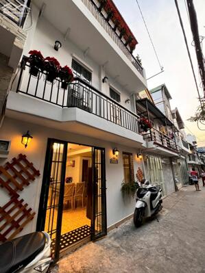 NHÀ MỚI TẠI PHẠM VĂN CHIÊU ( 3PN , 3WC )