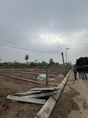 2 lô quán trang ngay gần đường tỉnh lộ 301