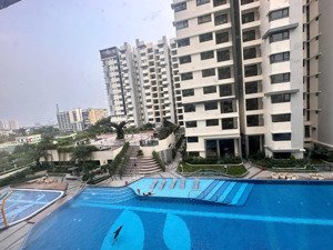 bán căn 2 phòng ngủ 84m2 tầng thấp view hồ bơi đẹp - giá rẻ hơn cđt 350 - 450 triệu