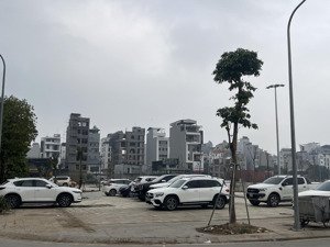 bán lô đất vườn đào view hoa viên vị trí kinh doanh. 117m2. mt 7m.