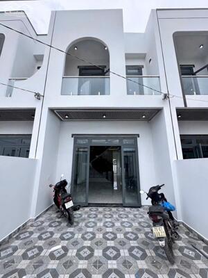 NHÀ 1 TRỆT 1 LẦU GẦN CỔNG 11 Biên Hoà - SỔ HỒNG HOÀN CÔNG