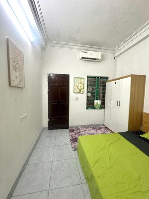 phòng khép kín cửa sổ thoáng 16 dịch vọng hậu 3tr3