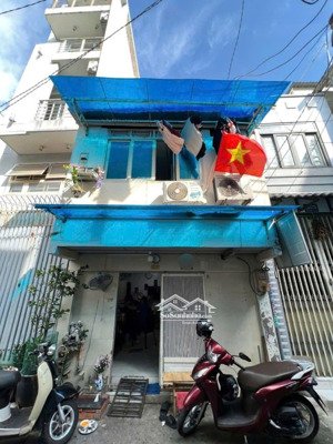 nhà cấp 4 gần chợ bà chiểu, tiện xây dựng mới