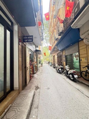 bán nhà ngõ 97 nguyễn chí thanh đống đa 6 tầng thang máy ô tô đỗ cửa dt 30m mt 4,2m giá 16,8 tỷ