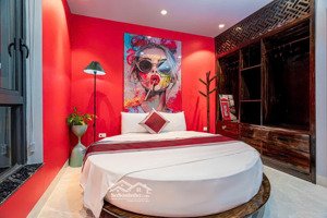 bán gấp căn villa hoàn thiện nội thất, cách biển 200m. lh 