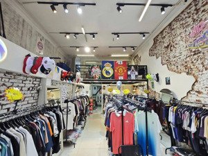 bán nhà tập thể mặt phố cổ hoàn kiếm, tầm tiền hiếm, nhà có vỉa hè, kd gì cũng đẳng cấp, sổ đỏ sẵn