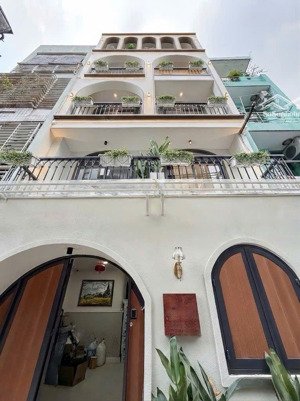 bán nhà kiếm tiền ăn tết cách mạng tháng tám, 19,9 tỷ, 47m2, 8pn, 9wc, đẹp, nhiều tiện ích