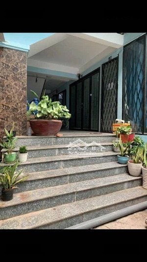 bán căn hộ dịch vụ 89p,mặt tiền ,diện tích 316n2,khoán gọn 5 tỏi /năm, phú thọ hòa