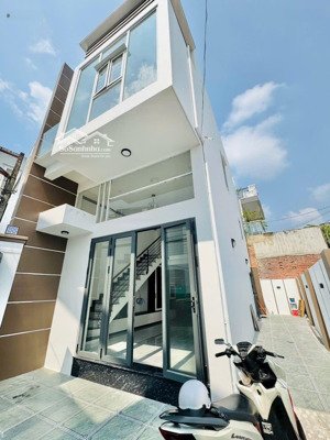 bán nhà lầu trung tâm 4.5 tỷ kinh doanh, gần chợ đêm biên hùng, 1 sẹc đường chính chỉ 100m