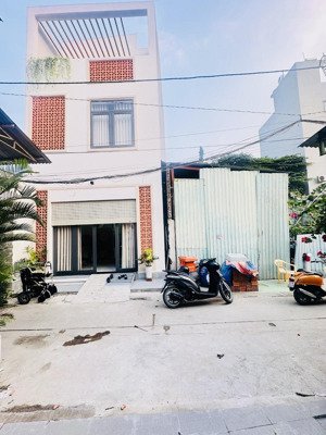 tam bình - nhà 3 tầng - 52m2(5x10.5) - 3pn - 3wc - shr - kqh - chỉ 4.99 đồng tl - nhà xây mới.