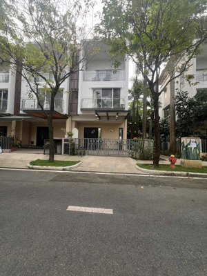 chính chủ cho thuê căn nhà phố palm residence an phú