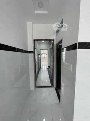 bán nhà 1/ phường phước long b gần kdc khang điền 95m2 chỉ 9.9 tl hẽm xe hơi shr vuông a4