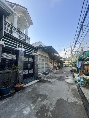 hot vip rẻ - 4x16 - hẻm oto - 2 tầng