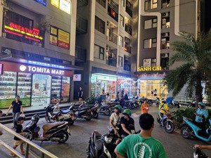 chính chủ cho thuê shop chân đế chung cư tại vinhomes smart city tây mỗ