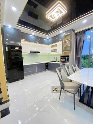 (hot) siêu phẩm - trần thái tông - 45m2x 6 tầng - thang máy - 1 nhà ra phố - đi bộ công viên