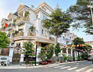 bán nhà cityland p10 gv.dt:5.02x20m.gía:25.5 tỷ tl.nhà cạnh công viên,hầm 4 tầng.lh 0855*400*684