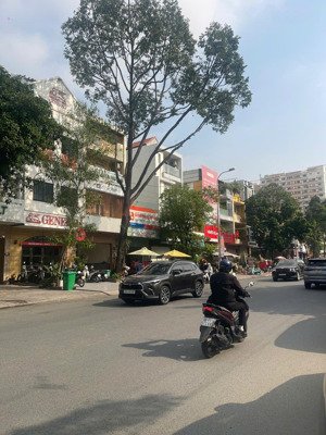 bán nhà mặt tiền đẹp 5m, khu dân cư đông đúc, phù hợp vừa ở vừa kinh doanh