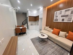 bán nhà văn quán, dt 35m2 hơn 10 tỷ, nhà 3 mặt thoáng ô tô qua nhà.lhcc 