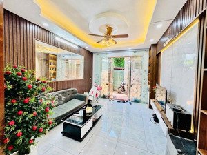 bán nhà cầu giấy, phân lô, 20m ô tô, 4 ngủ, nội thất xịn sò ở ngay 41m2 chỉ 11.1 tỷ.