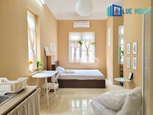 studio chỉ tính điện nước trong biệt thự cây xanh 284 lê văn sỹ. ban công, 5 cửa sổ trời thoáng mát