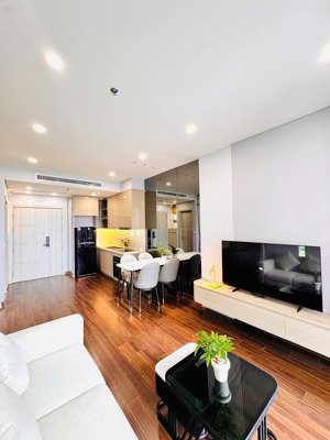 cho thuê căn hộ 1n+ giá 8.5tr tòa sakura vinsmart mới với nội thất cao cấp, hướng mát 