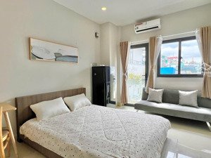 cho thuê phòng quận 4, 1pn ban công, gần đh luật, cầu kênh tẻ