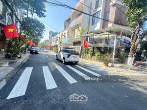 chính chủ gởi bán lô đất 2 mặt tiền duy nhất còn sót lại trục lê thị hồng gấm sát phan đăng lưu