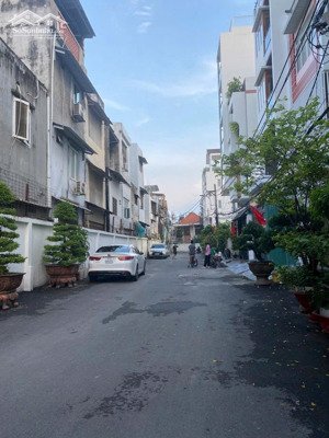 bán nhà 2 mặt hẻm xe hơi tránh nhau gần vincom p26 bình thạnh 6pn giá 10.4 tỷ tl