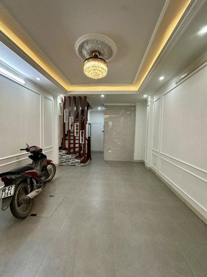 bán nhà hồ tùng mậu ô tô đỗ cửa vào nhà 7 tầng thang máy 40m2 15,8 tỷ
