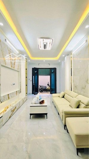 bán nhà 5 tầng thang máy phố hoàng văn thái