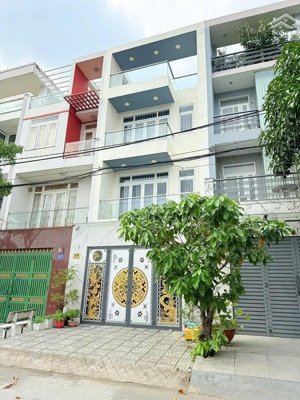 nhà 5 tầng xây mới 5x20m ngay aeon mall khu ao sen tên lửa 15.5 tỷ tl