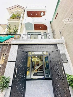 nhà đẹp mới hoàn thiện , 3 tầng, 4pn , hxh , ngay lã xuân oai , lê văn việt 58m , dtsd 160m