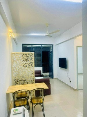 chung cư phú thọ, ngay vòng xoay lê đại hành, có sổ hồng, nhà tiện decor lại mới cho chủ mới