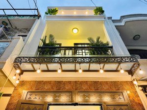 nhà chính chủ mới đẹp lung linh sổ hồng riêng dt 3,5 x10 trệt lầu gồm 2 pn 2wc hẻm otoo giá hơn 4 t