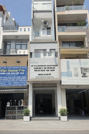 căn hộ 2 phòng ngủ full nội thất 164 bạch đằng , q bình thạnh
giá 9,5 triệu / th