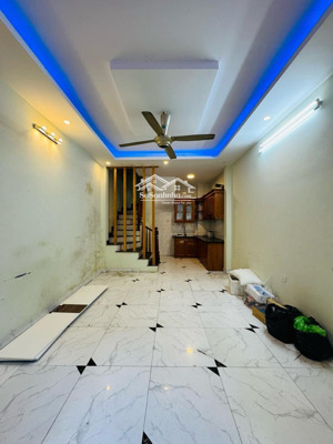 10m ô tô tránh, tam trinh khu vực phát triển mạnh, gần vành đai 2 và 3, kcbt, sđcc, qh ổn định,35m2