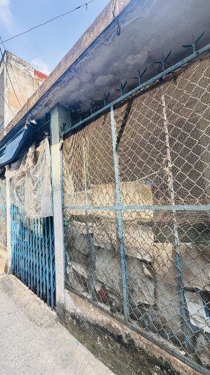 bán nhà cũ tiện xây mới hẻm 1/ đường số quận 4