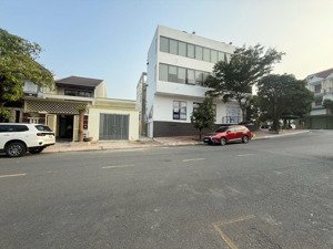 cho thuê nhà hiệp thành 3, thủ dầu một
- nhà 1 trệt 1 lầu có 3p ngủ sân xe hơi - nhà full nội thất