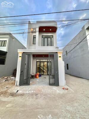 BÁN CĂN NHÀ GÓC 2 MẶT TIỀN-SỔ HỒNG RIÊNG THỔ CƯ-700 TRIỆU NHẬN NHÀ