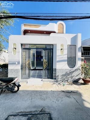 Bán Cắt Lỗ Nhà Cấp 4-82m²-Gần Chợ Bình Chánh-Giá 735Triệu