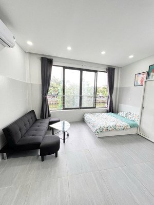 thuê ngay phòng 35m2 full nội thất ánh sáng tự nhiên ngay bờ kè hoàng sa - trường sa giáp quận 1,3