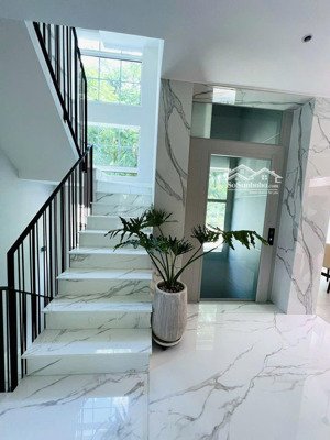 cần bán gấp biệt thự thảo điền king crown q2, dt: 13x23, nhà mới đẹp. giá tốt nhất thị trường