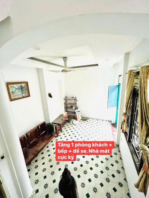 cho thuê nhà ngõ gốc đề 30m x 4 tầng, giá 8 triệu/ th, 2 ngủ, 3 wc, full đồ