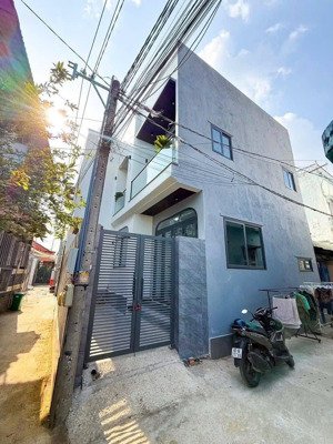 nhà 1t1l hoàn công góc 2 mặt tiền ngay chợ tân vạn chỉ 2 tỷ 680tr