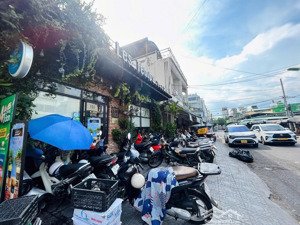 bán căn nhà mặt tiền võ trứ - nha trang ngay khu phố hàn. ngang cục hiếm gần 10m chỉ 180tr/m2