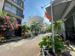 đất đẹp đường apđ12, giá 3.99 tỷ, khu dân cư vip, hạ tầng đẹp