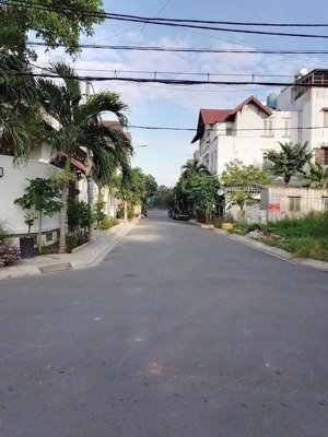 bán đất giá 90tr/m2 khu b làng đại học (đường thông) nhà bè