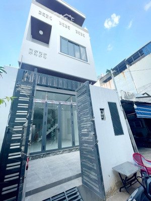 hẻm hoà bình - sát mặt tiền - 4 tầng - 4x15,5m - mới xây - chủ bán nhanh trước tết