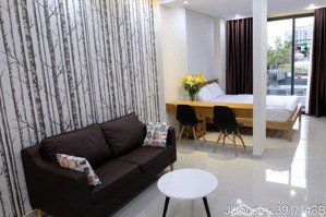 cho thuê căn hộ ban công q1, đường trần hưng đạo gần cầu nguyễn văn cừ, công viên 23/9, đh văn lang